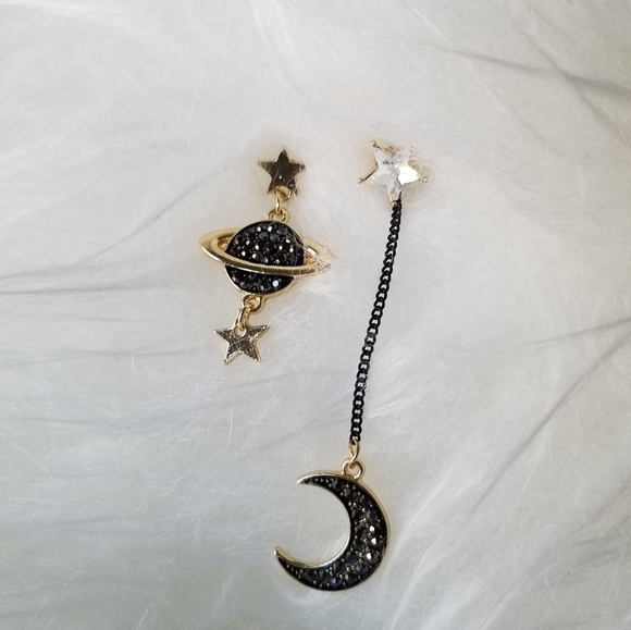 ⚡NEW!!⚡ Star & Moon Stud - Dangle Earrings - Picture 4 of 4